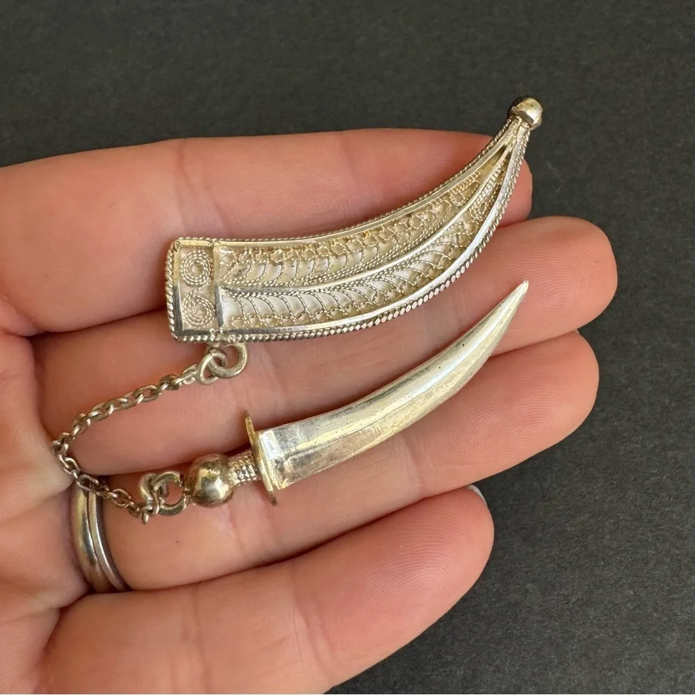 Vintage Sterling Silver Dagger & Sheath Brooch Spun Filigree‎ Sword Pin Chain